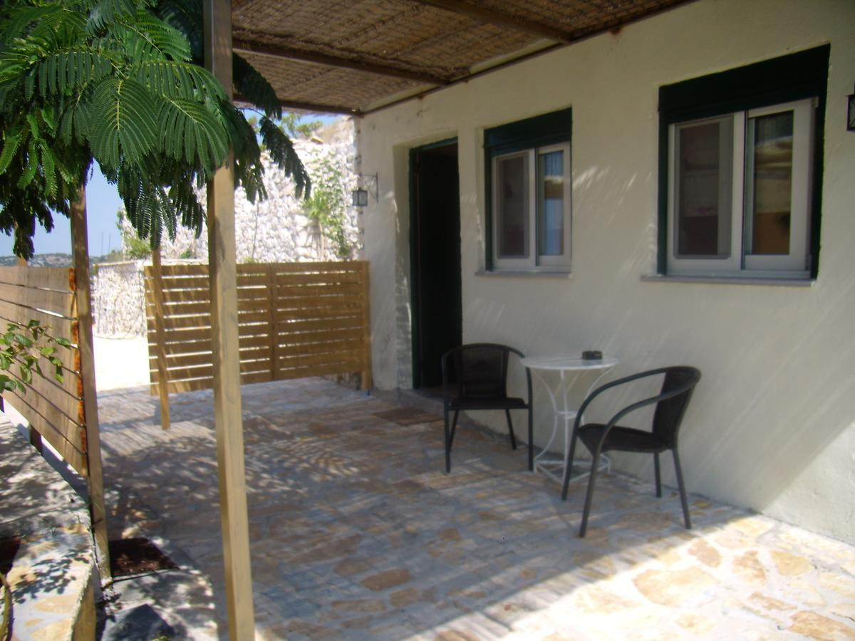 Zephyros Rooms And Apartments Drymon Luaran gambar